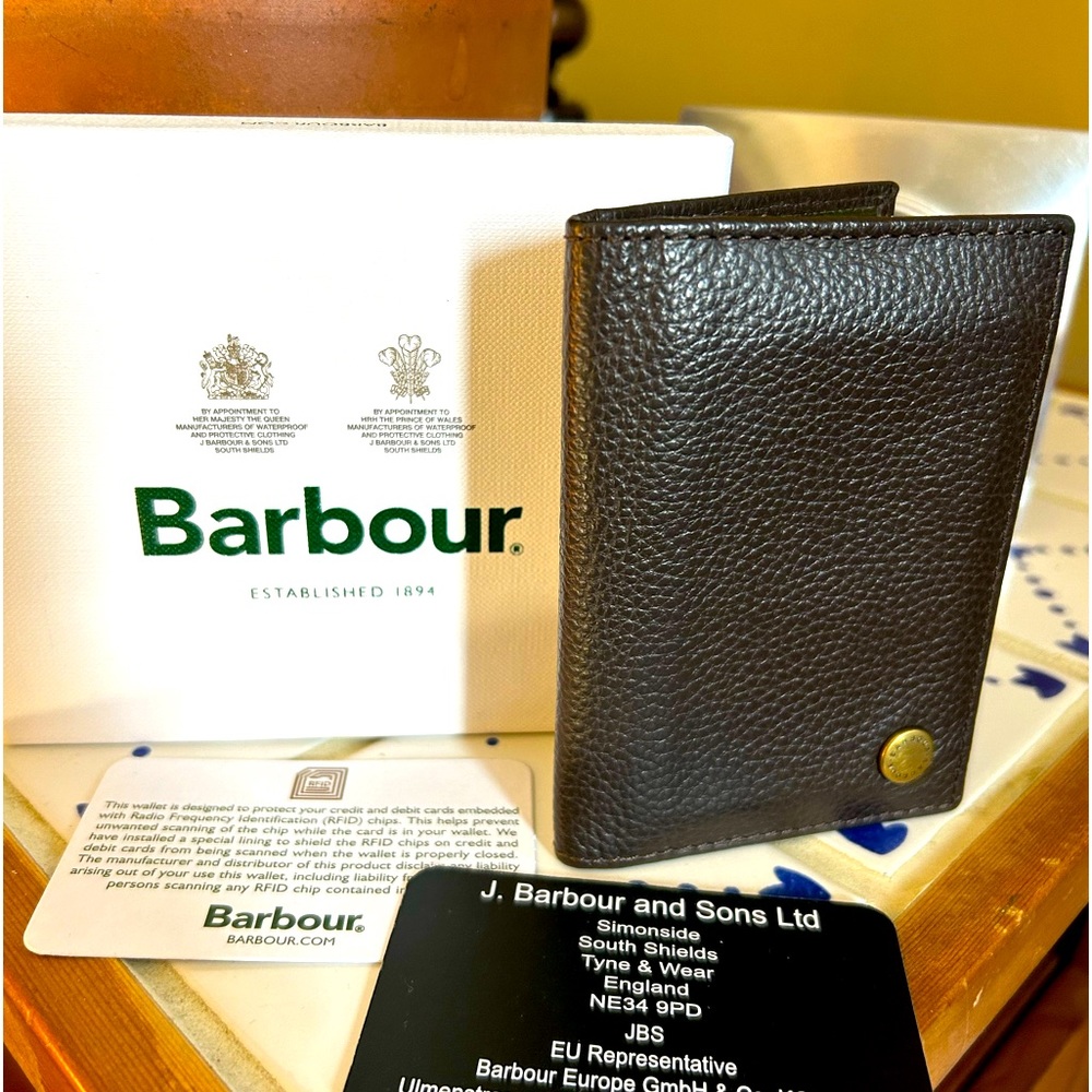 Barbour Men’s Leather RFID Slim Bifold Wallet.